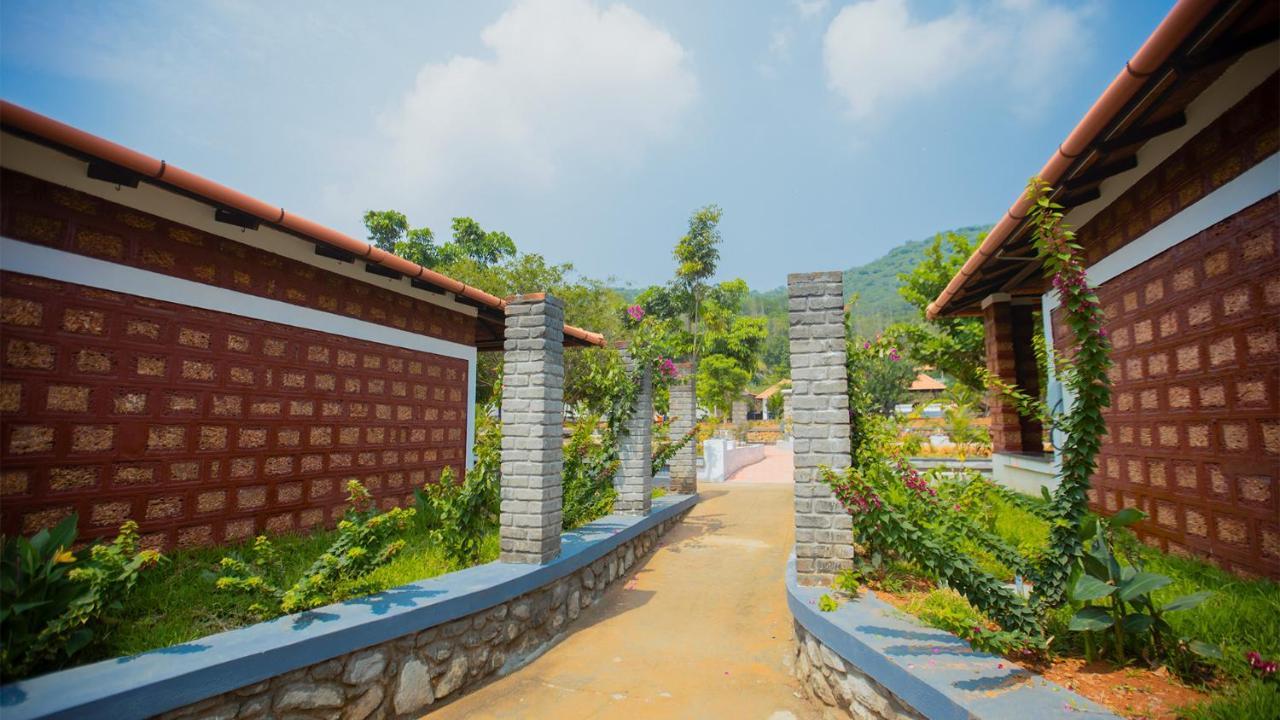 Aara Jungle Resort Coimbatore Bagian luar foto