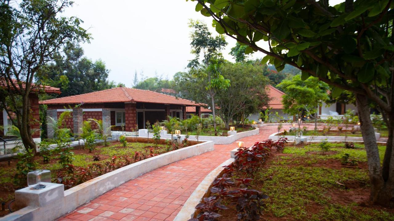 Aara Jungle Resort Coimbatore Bagian luar foto
